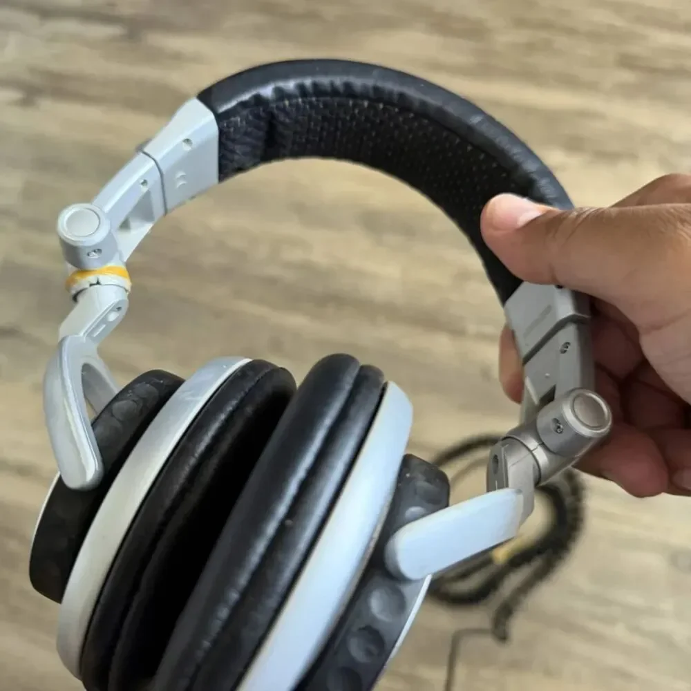 Sony MDR-V700 Over-Ear DJ Headphones - Silver